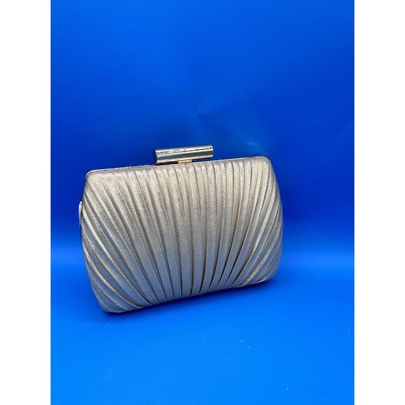 Lenore By La Regale L55605 Womens Shimmer Metallic Peacock Pleat Minaudiere - Picture 1 of 6